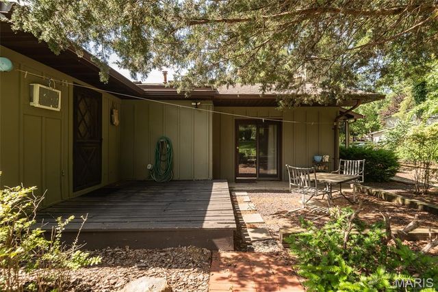 11 Glen Hollow Road, Glen Carbon, IL 62034