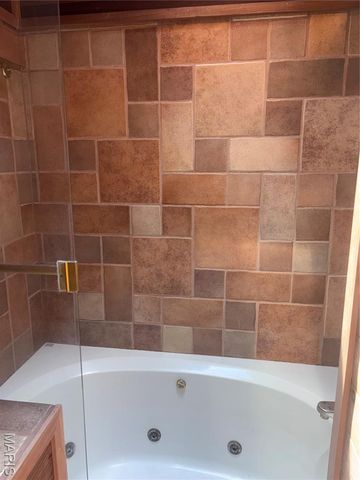 11 Glen Hollow Road, Glen Carbon, IL 62034