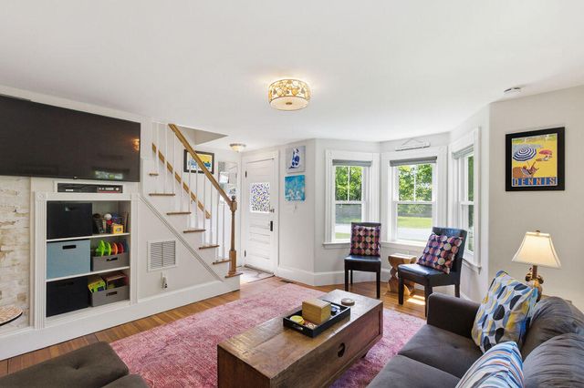 18 Nobscussett Road, Dennis, MA 02638
