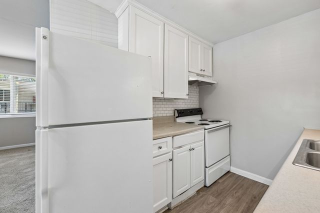 550 Harding Pl Apt E113, Nashville, TN 37211