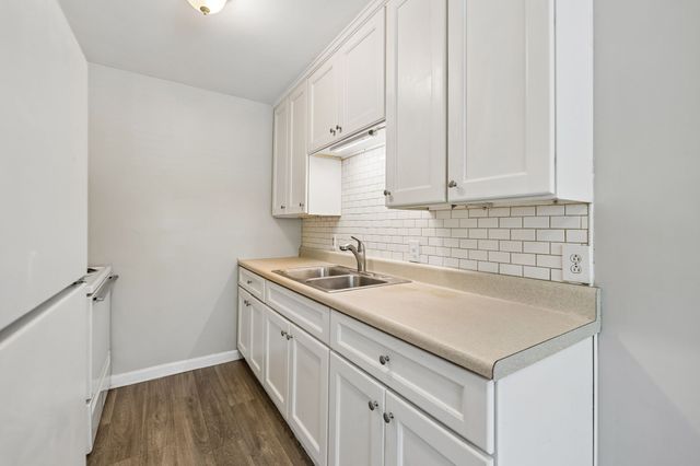 550 Harding Pl Apt E113, Nashville, TN 37211