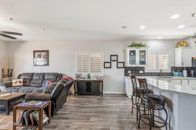 11011 N ZEPHYR Drive 105, Fountain Hills, AZ 85268