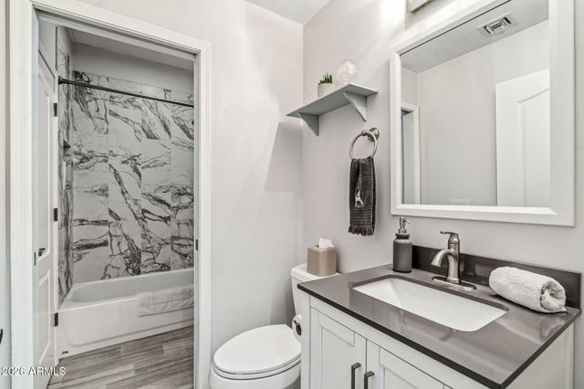 11011 N ZEPHYR Drive 105, Fountain Hills, AZ 85268