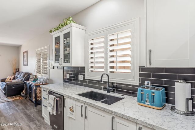 11011 N ZEPHYR Drive 105, Fountain Hills, AZ 85268