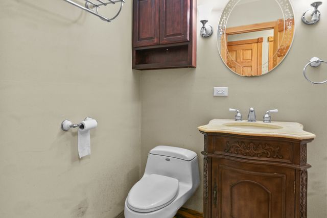 8766 S 83rd Court, Hickory Hills, IL 60457