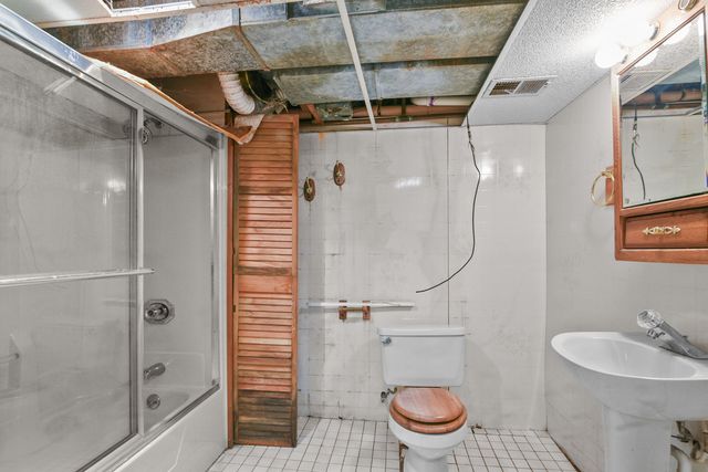 8766 S 83rd Court, Hickory Hills, IL 60457