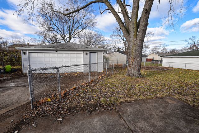 8766 S 83rd Court, Hickory Hills, IL 60457