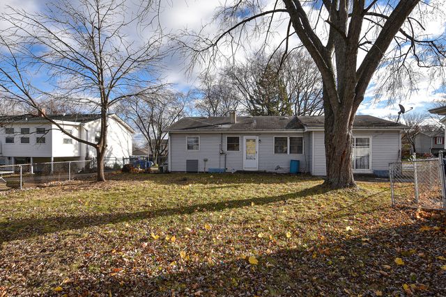 8766 S 83rd Court, Hickory Hills, IL 60457