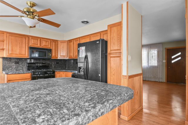 8766 S 83rd Court, Hickory Hills, IL 60457