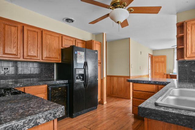 8766 S 83rd Court, Hickory Hills, IL 60457