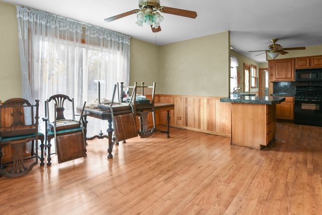 8766 S 83rd Court, Hickory Hills, IL 60457