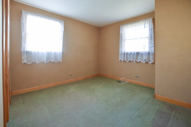 8766 S 83rd Court, Hickory Hills, IL 60457