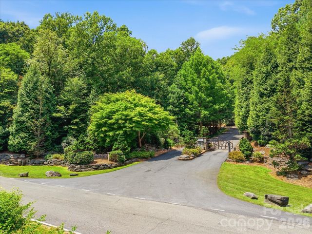 8542 Indian Trace 28, Nebo, NC 28761
