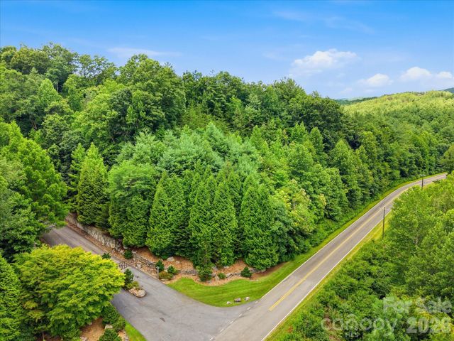 8542 Indian Trace 28, Nebo, NC 28761