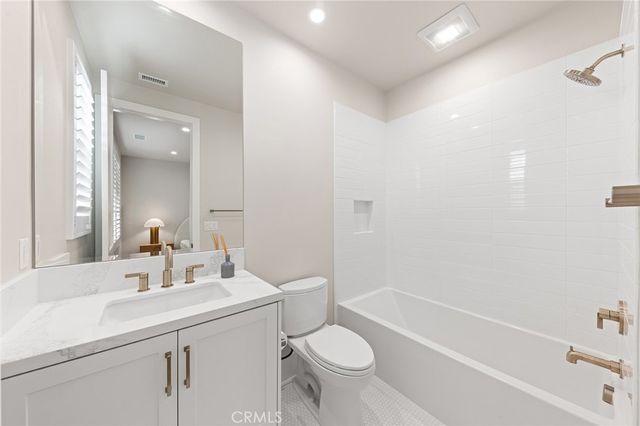207 Alora, Irvine, CA 92618