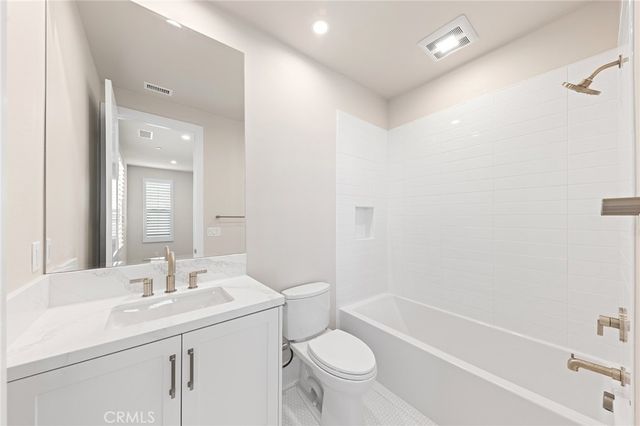 207 Alora, Irvine, CA 92618