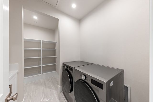 207 Alora, Irvine, CA 92618