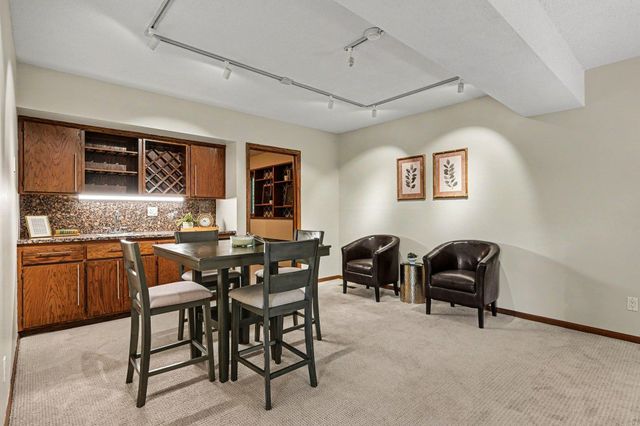 16480 Kingswood Drive, Lakeville, MN 55044