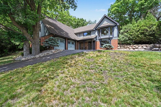 16480 Kingswood Drive, Lakeville, MN 55044