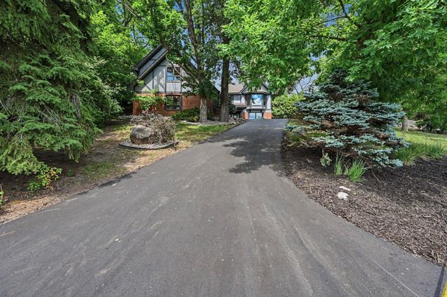 16480 Kingswood Drive, Lakeville, MN 55044