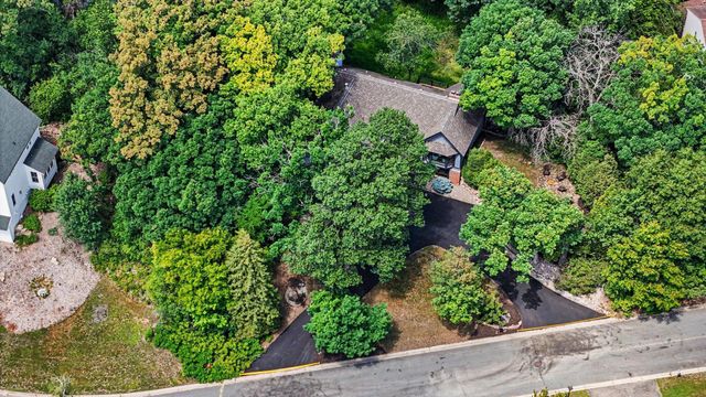16480 Kingswood Drive, Lakeville, MN 55044