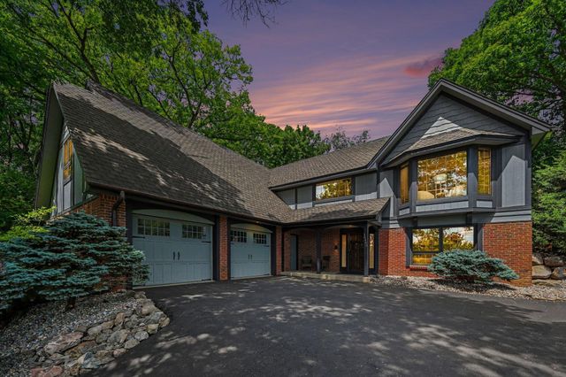 16480 Kingswood Drive, Lakeville, MN 55044