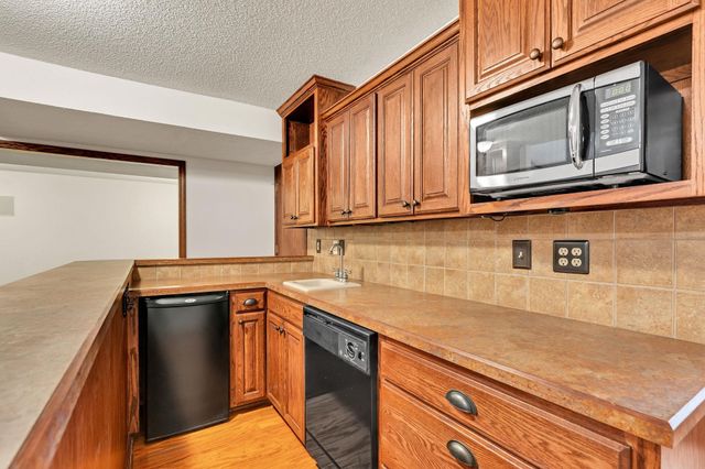 10901 W 1st St N, Wichita, KS 67212