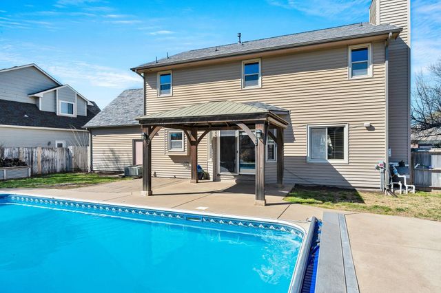 10901 W 1st St N, Wichita, KS 67212