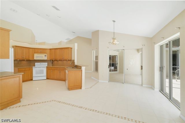 2053 E Crown Pointe BLVD, Naples, FL 34112