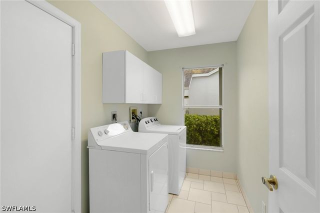 2053 E Crown Pointe BLVD, Naples, FL 34112