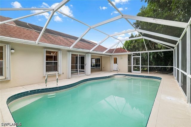 2053 E Crown Pointe BLVD, Naples, FL 34112