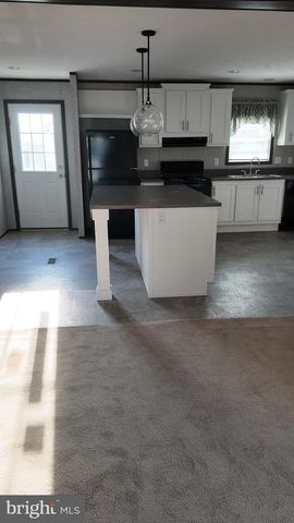 2118 SCULL ST, Lebanon, PA 17046