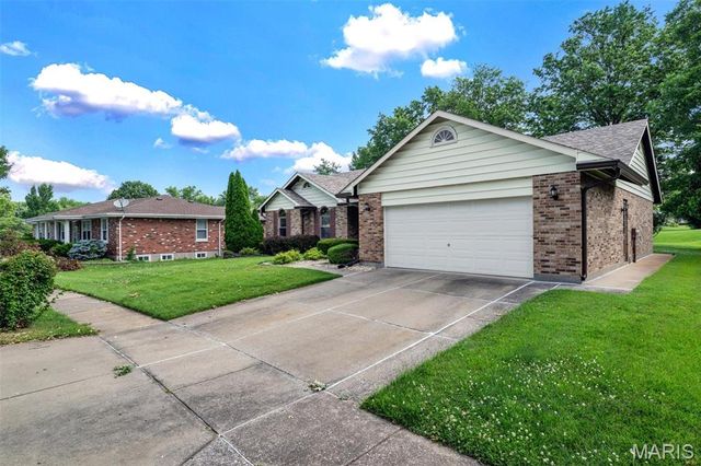 14830 Verdun Estates Drive, Florissant, MO 63034