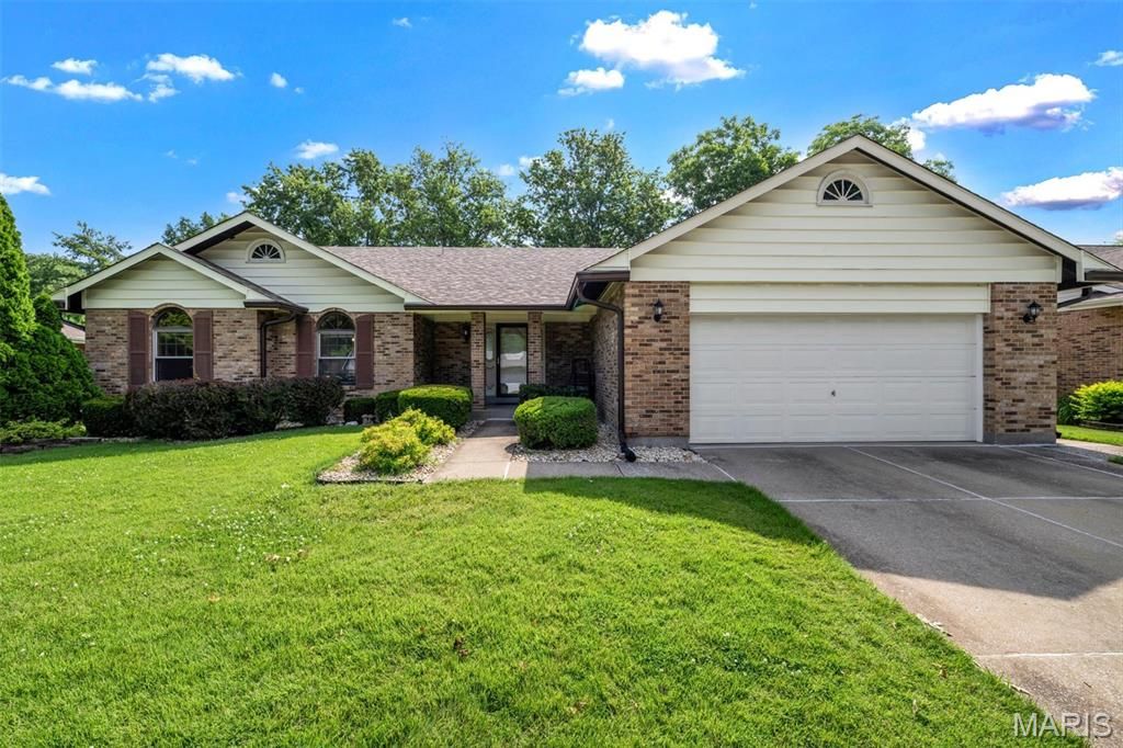 14830 Verdun Estates Drive, Florissant, MO 63034