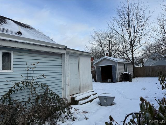 37 Davey Street, Buffalo, NY 14206