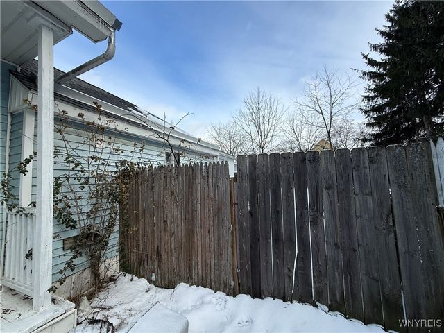 37 Davey Street, Buffalo, NY 14206