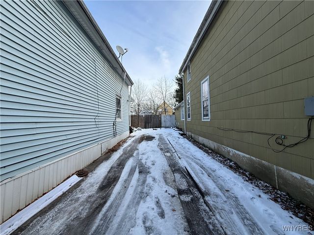 37 Davey Street, Buffalo, NY 14206