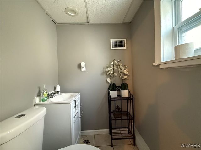 37 Davey Street, Buffalo, NY 14206