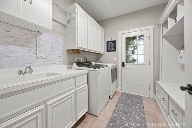 2275 Glouceston Lane, Naperville, IL 60564