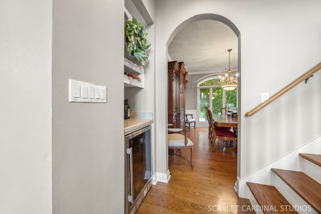 2275 Glouceston Lane, Naperville, IL 60564