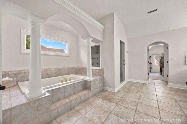 2275 Glouceston Lane, Naperville, IL 60564