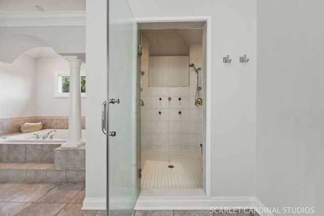 2275 Glouceston Lane, Naperville, IL 60564