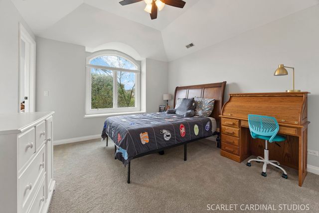 2275 Glouceston Lane, Naperville, IL 60564