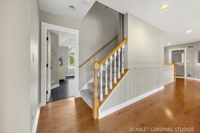 2275 Glouceston Lane, Naperville, IL 60564