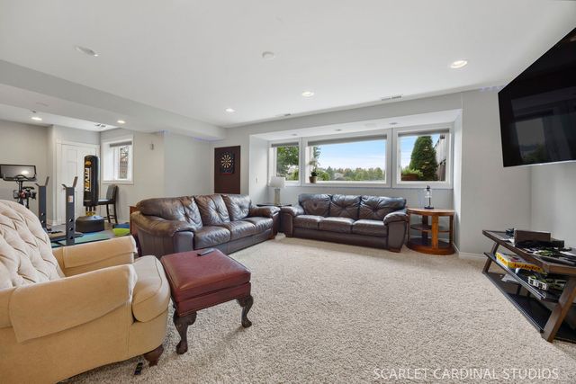 2275 Glouceston Lane, Naperville, IL 60564