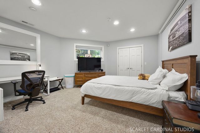 2275 Glouceston Lane, Naperville, IL 60564