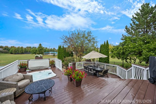 2275 Glouceston Lane, Naperville, IL 60564