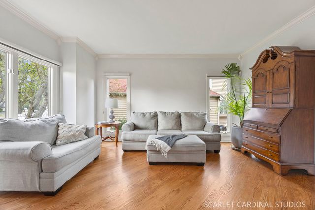 2275 Glouceston Lane, Naperville, IL 60564
