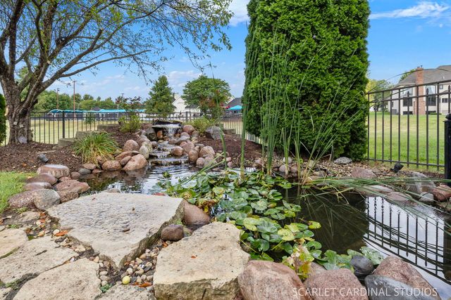 2275 Glouceston Lane, Naperville, IL 60564