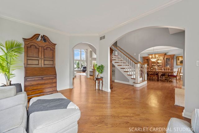 2275 Glouceston Lane, Naperville, IL 60564